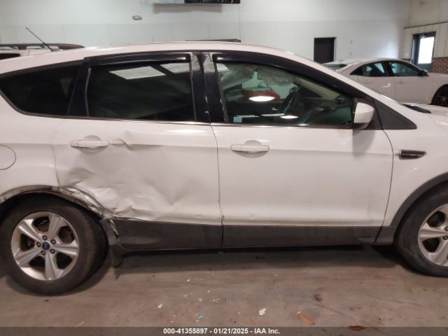 1FMCU0GX4EUC01254 Ford ESCAPE SE