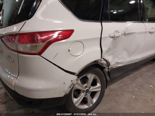1FMCU0GX4EUC01254 Ford ESCAPE SE