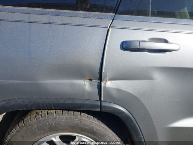 1C4RJEAG9JC126080 Jeep Grand Cherokee Laredo E 4x2