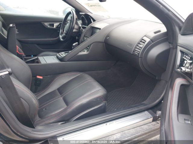 2017 JAGUAR F-TYPE SAJWJ6FV7H8K45180 Photo 4