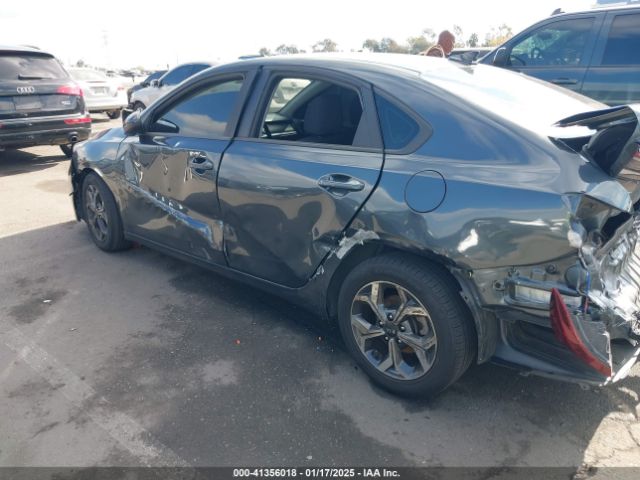 3KPF24AD7KE138688 KIA Forte Lxs