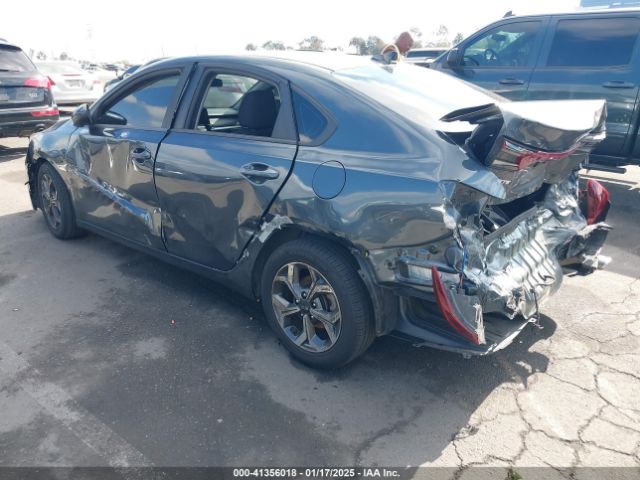 3KPF24AD7KE138688 KIA Forte Lxs