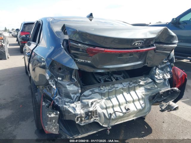 3KPF24AD7KE138688 KIA Forte Lxs