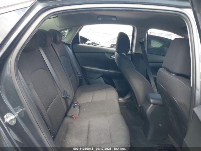 3KPF24AD7KE138688 KIA Forte Lxs