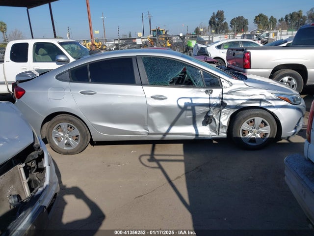Chevrolet Cruze Ls Auto 2018 1G1BC5SM5J7234844 Image 13