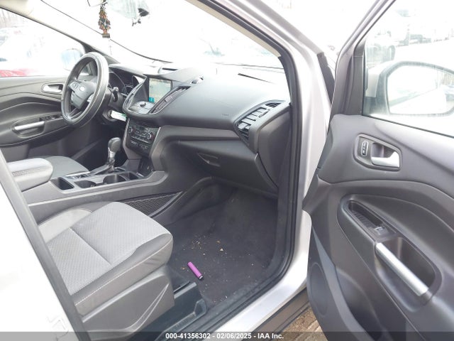 1FMCU9GD1HUA97921 Ford ESCAPE SE