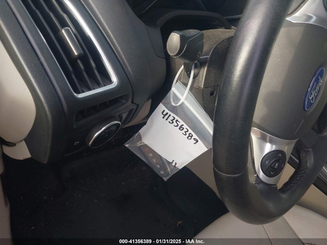 Ford FOCUS ELECTRIC 2015 1FADP3R40FL232082 Image 17