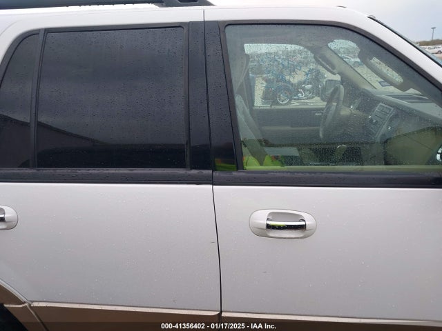 Продажа на аукционе авто 2011 Ford Expedition Xlt, vin: 1FMJU1J58BEF57233, номер лота: 41356402