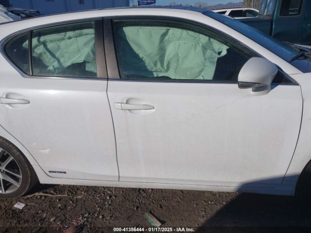 JTHKD5BH0F2240478 Lexus CT 200H