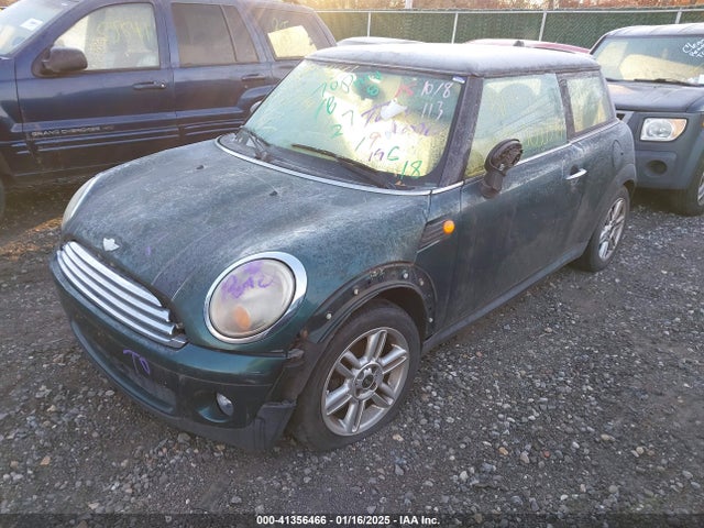 2007 MINI COOPER WMWMF33557TT52375 Photo 1