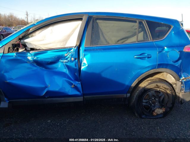JTMBFREV5JJ737268 Toyota RAV4 LE