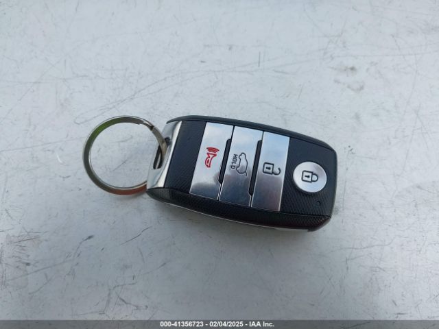 KNDJX3AA8J7562486 KIA Soul !