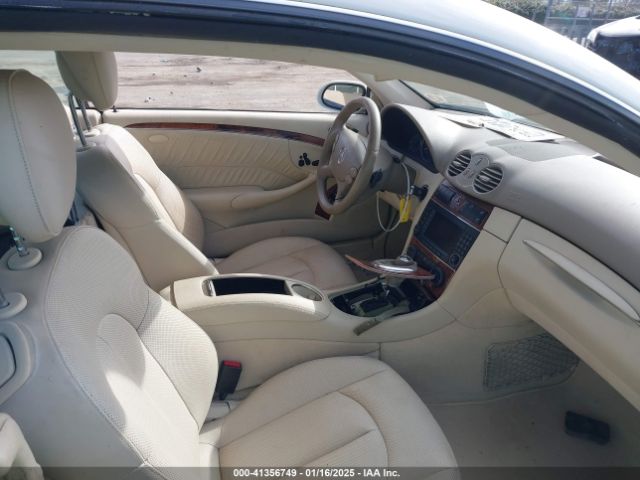 2009 MERCEDES-BENZ CLK 550 WDBTJ72H29F266229 Photo 4