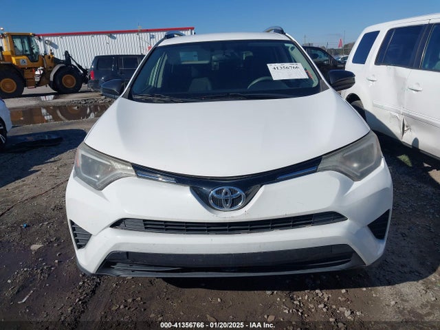 JTMZFREV6GD085086 Toyota RAV4 LE
