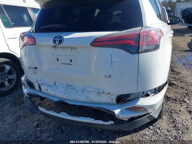 JTMZFREV6GD085086 Toyota RAV4 LE