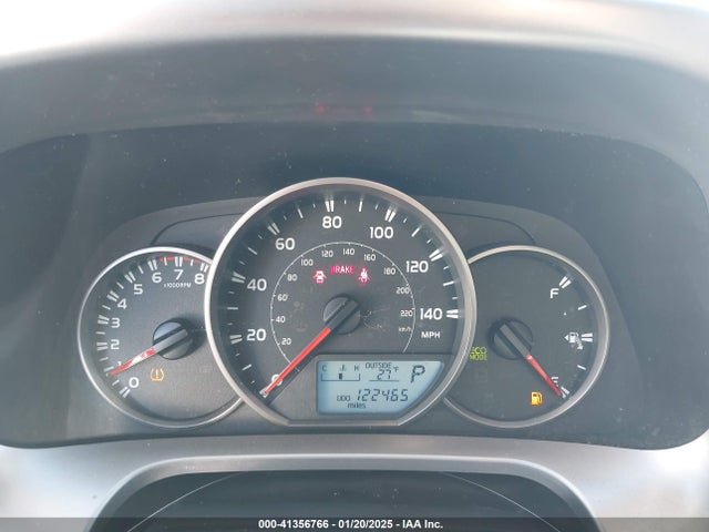 JTMZFREV6GD085086 Toyota RAV4 LE