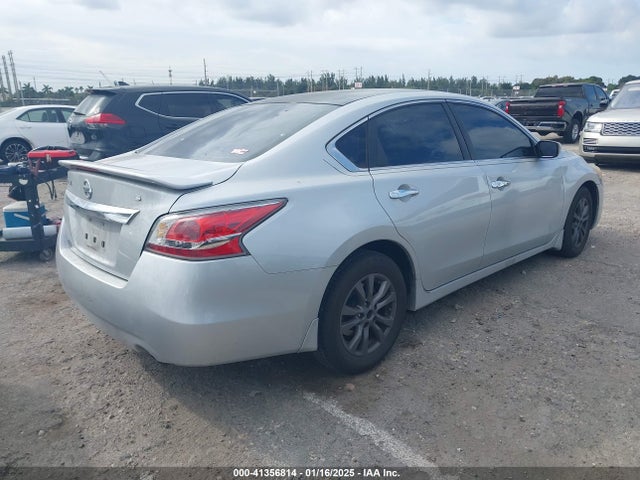 Nissan Altima 2.5 S 2015 1N4AL3AP5FC442553 Image 4