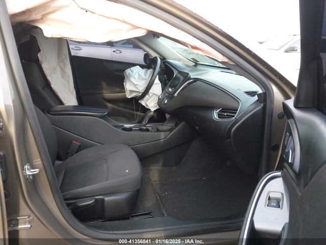 1G1ZD5STXLF128613 Chevrolet Malibu Fwd Lt