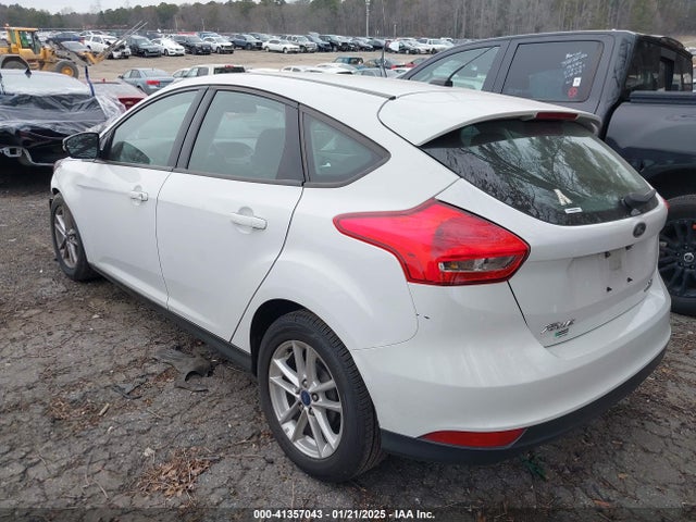 Ford FOCUS SE 2016 1FADP3K20GL345461 Image 3