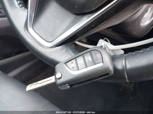 4T1B11HK6JU669056 Toyota CAMRY SE
