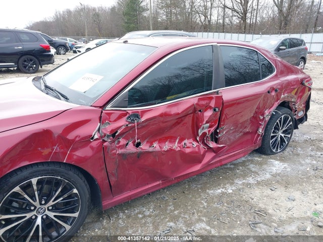 4T1B11HK6JU669056 Toyota CAMRY SE