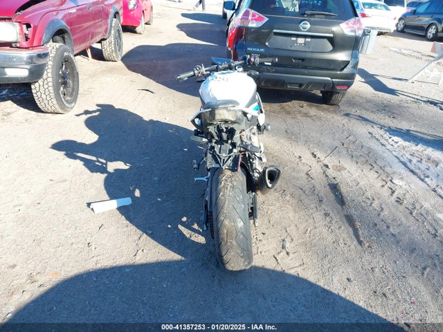 2022 BMW S 1000 WB10E5309N6E37946 Photo 5