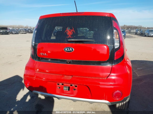 KIA SOUL + 2018 KNDJP3A55J7608245 Image 16