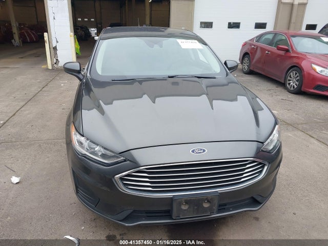 3FA6P0G71KR277158 Ford 2019