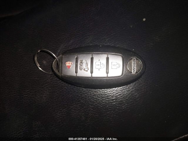 5N1AT2MVXFC865218 Nissan Rogue Sl