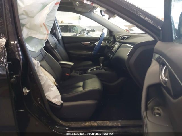 5N1AT2MVXFC865218 Nissan Rogue Sl