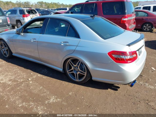 2011 MERCEDES-BENZ E 63 AMG WDDHF7HB7BA427825 Photo 2