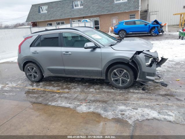KNDCR3LEXP5111809 KIA NIRO EX
