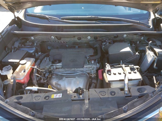 JTMRFREV3JD244427 Toyota Rav4 Adventure/xle