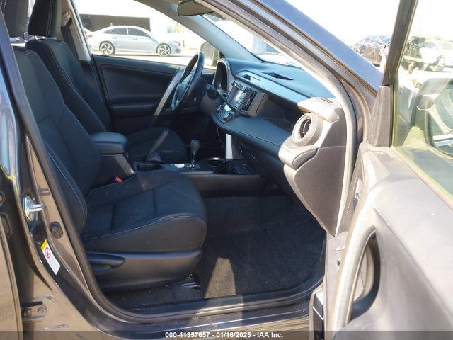 JTMRFREV3JD244427 Toyota Rav4 Adventure/xle