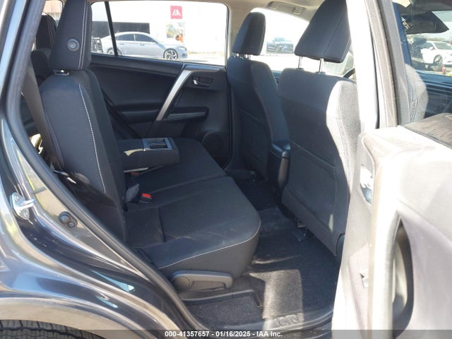 JTMRFREV3JD244427 Toyota Rav4 Adventure/xle