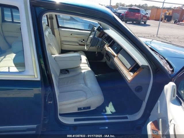 1993 LINCOLN TOWN CAR 1LNLM82W3PY716738 Photo 4