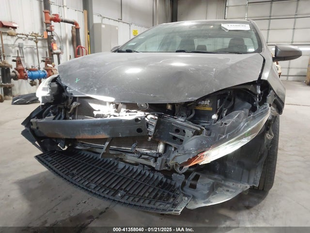 2T1BURHE3JC036760 Toyota COROLLA LE