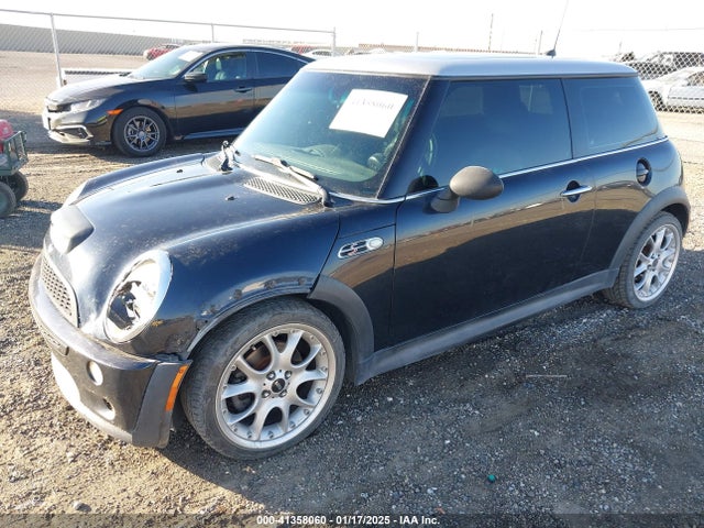 2006 MINI COOPER S WMWRE33516TL21616 Photo 1