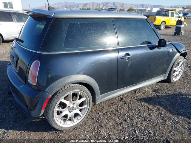2006 MINI COOPER S WMWRE33516TL21616 Photo 3