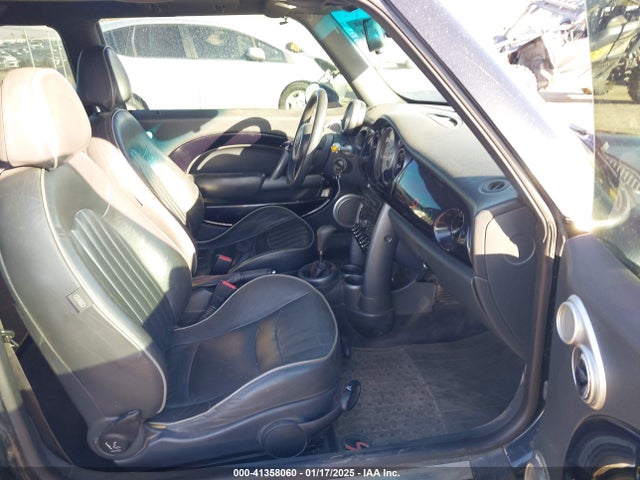 2006 MINI COOPER S WMWRE33516TL21616 Photo 4