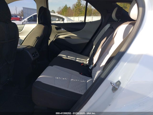 3GNAXKEV5KS529334 Chevrolet EQUINOX LT