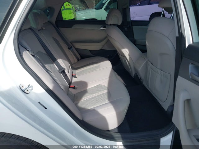 5NPE24AF8HH505440 Hyundai SONATA SE