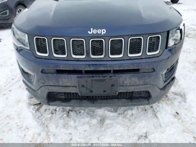 3C4NJDBB6KT683627 Jeep Compass Latitude 4x4