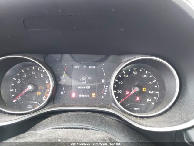 3C4NJDBB6KT683627 Jeep Compass Latitude 4x4