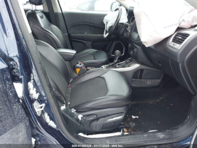 3C4NJDBB6KT683627 Jeep Compass Latitude 4x4