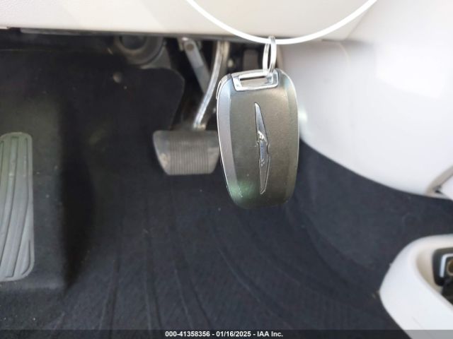 2018 CHRYSLER PACIFICA HYBRID 2C4RC1N70JR124688 Photo 10