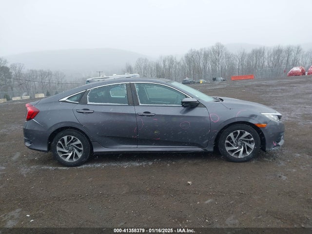 Honda CIVIC EX 2018 2HGFC2F77JH580802 Image 14