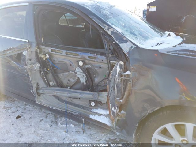 1G11E5SXXFF138334 Chevrolet Malibu 3lt