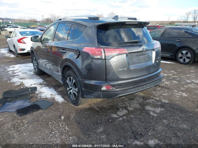 JTMZFREV8GJ084734 Toyota RAV4 LE