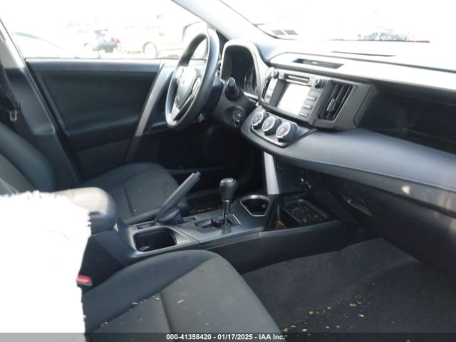 JTMZFREV8GJ084734 Toyota RAV4 LE
